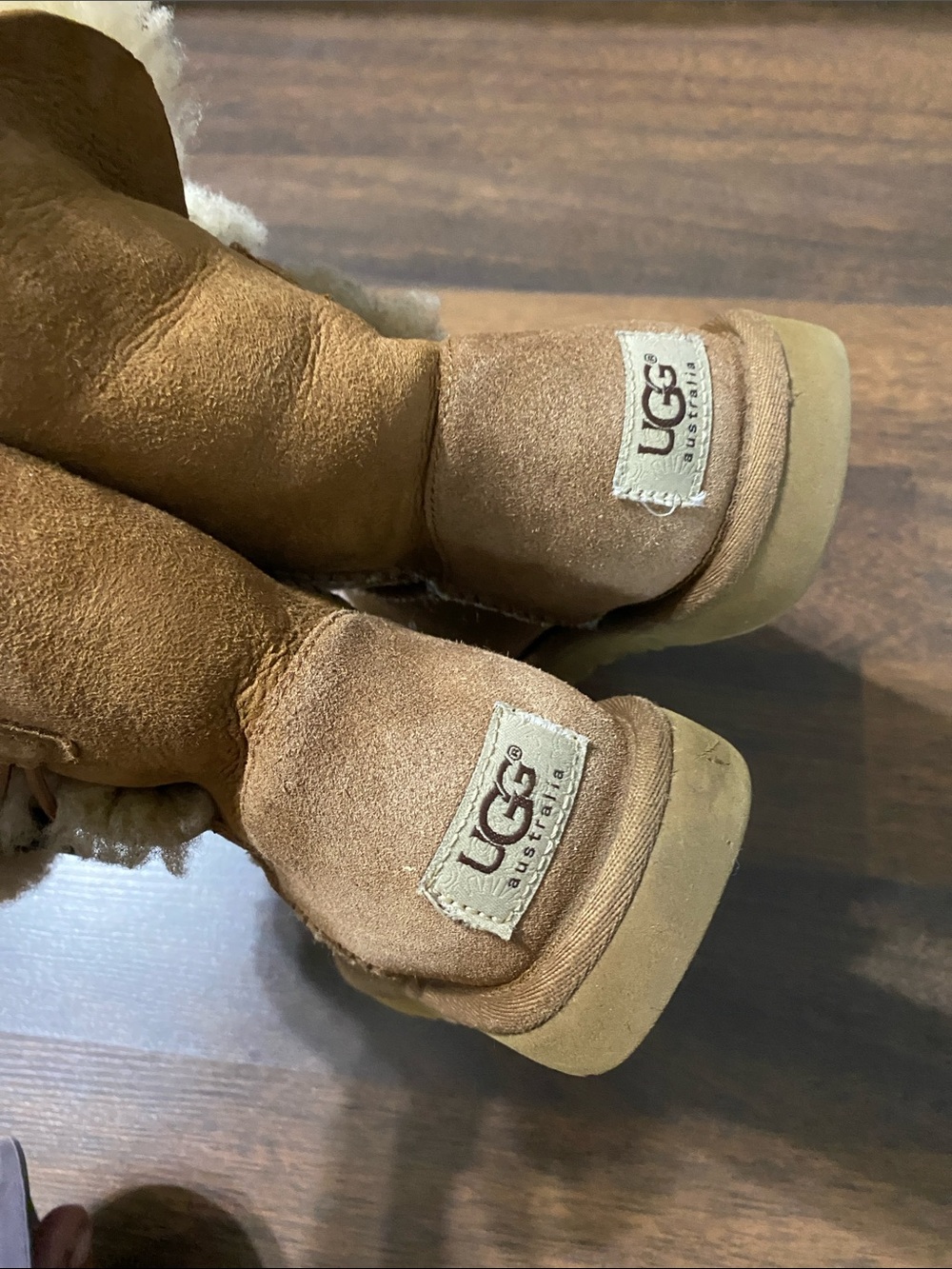 UGG Bailey Button Boot - Chestnut Size 6 - Picture 7 of 15